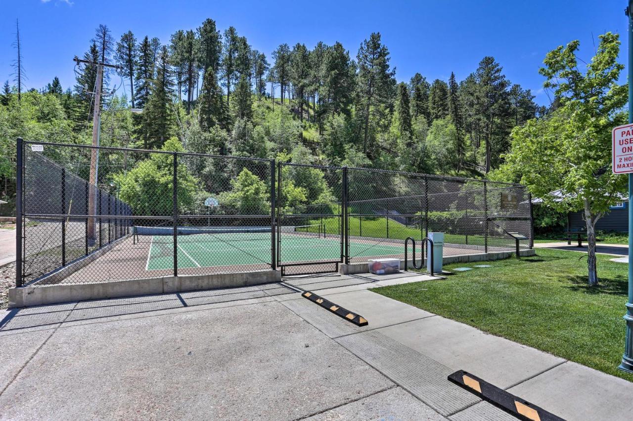 Sleek Deadwood Getaway Less Than 1 Mi To Downtown! المظهر الخارجي الصورة